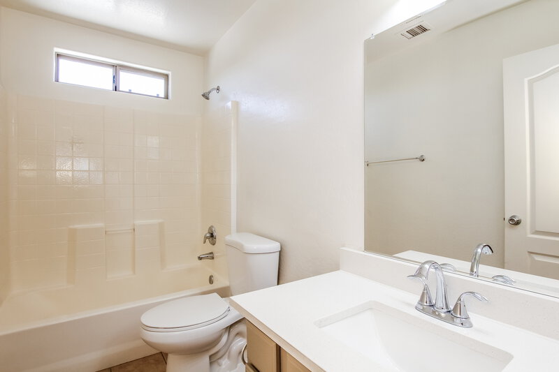 1,845/Mo, 8961 S 253rd Ave Buckeye, AZ 85326 Bathroom View