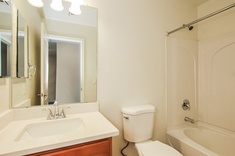 2,630/Mo, 6883 W Darrel Rd Laveen, AZ 85339 Bathroom View