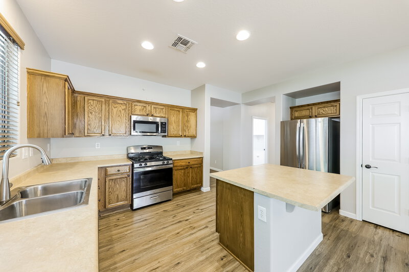 2,550/Mo, 43362 N Vista Hills Dr Anthem, AZ 85086 Kitchen View