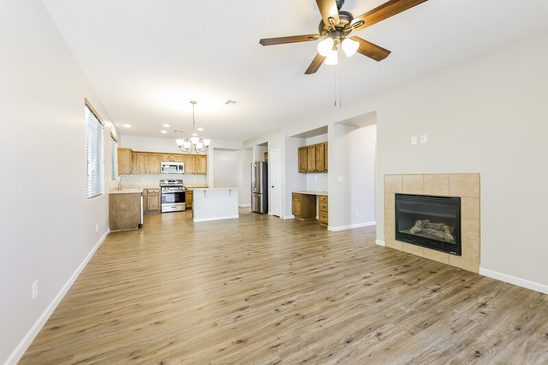 2,550/Mo, 43362 N Vista Hills Dr Anthem, AZ 85086 Family Room View 2