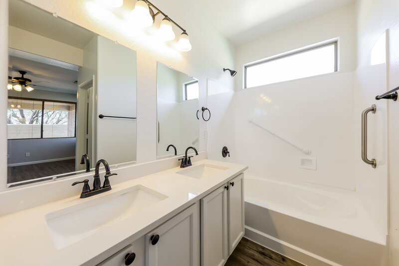 2,550/Mo, 43362 N Vista Hills Dr Anthem, AZ 85086 Main Bathroom View