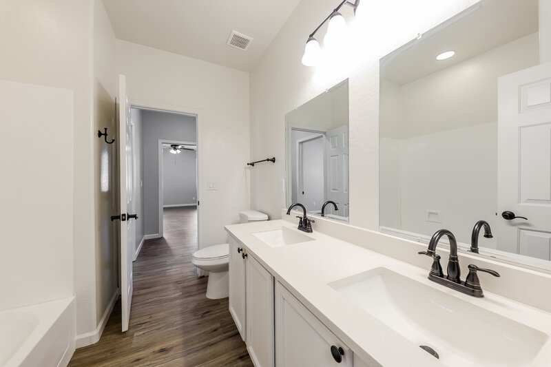 2,550/Mo, 43362 N Vista Hills Dr Anthem, AZ 85086 Bathroom View