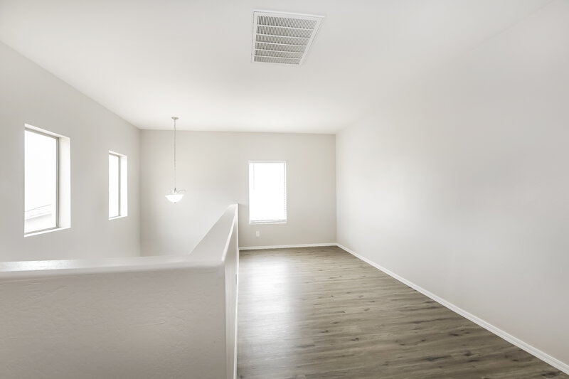 2,225/Mo, 10029 W Bloch Rd Tolleson, AZ 85353 Loft View