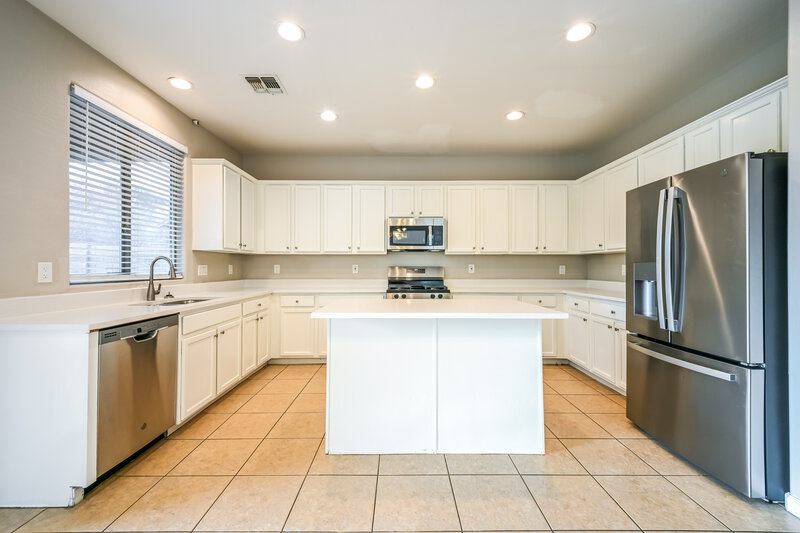 2,855/Mo, 1465 E Mia Ln Gilbert, AZ 85298 Kitchen View