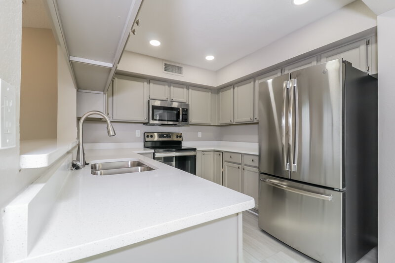 1,925/Mo, 17909 N 88th Dr Peoria, AZ 85382 Kitchen View
