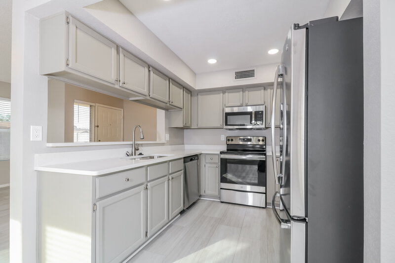 1,925/Mo, 17909 N 88th Dr Peoria, AZ 85382 Kitchen View 2