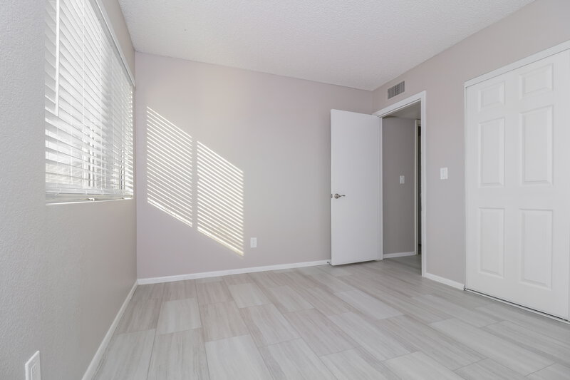 1,925/Mo, 17909 N 88th Dr Peoria, AZ 85382 Bedroom View
