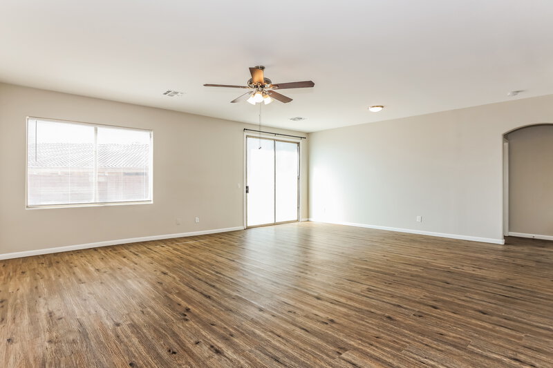 1,720/Mo, 12901 W Ash St El Mirage, AZ 85335 Living Room View