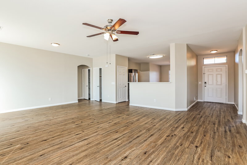 1,720/Mo, 12901 W Ash St El Mirage, AZ 85335 Living Room View 2