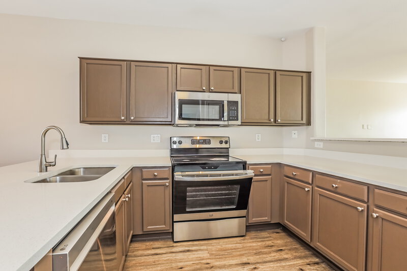 1,720/Mo, 12901 W Ash St El Mirage, AZ 85335 Kitchen View 2