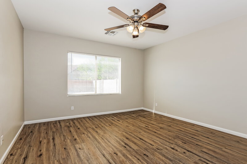 1,720/Mo, 12901 W Ash St El Mirage, AZ 85335 Main Bedroom View
