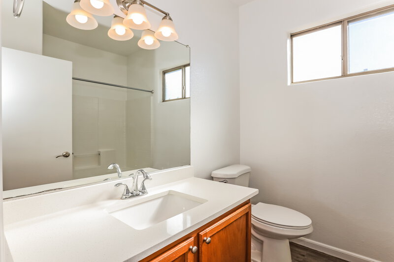 1,720/Mo, 12901 W Ash St El Mirage, AZ 85335 Bathroom View