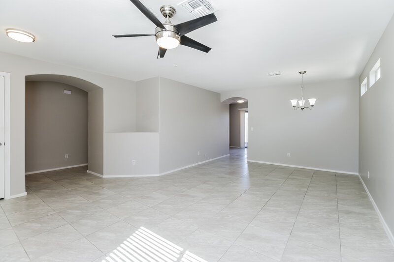 1,835/Mo, 1122 E Christopher St San Tan Valley, AZ 85140 Living Room View