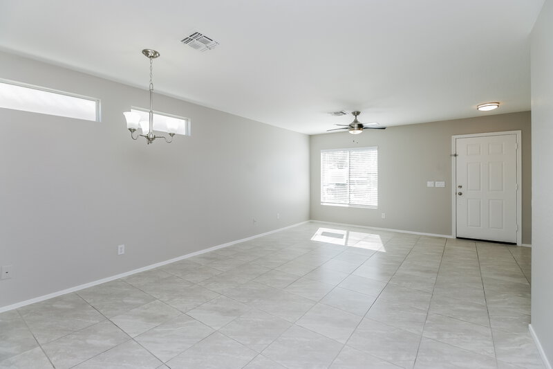 1,835/Mo, 1122 E Christopher St San Tan Valley, AZ 85140 Dining Room View