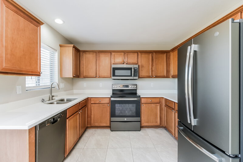 1,835/Mo, 1122 E Christopher St San Tan Valley, AZ 85140 Kitchen View