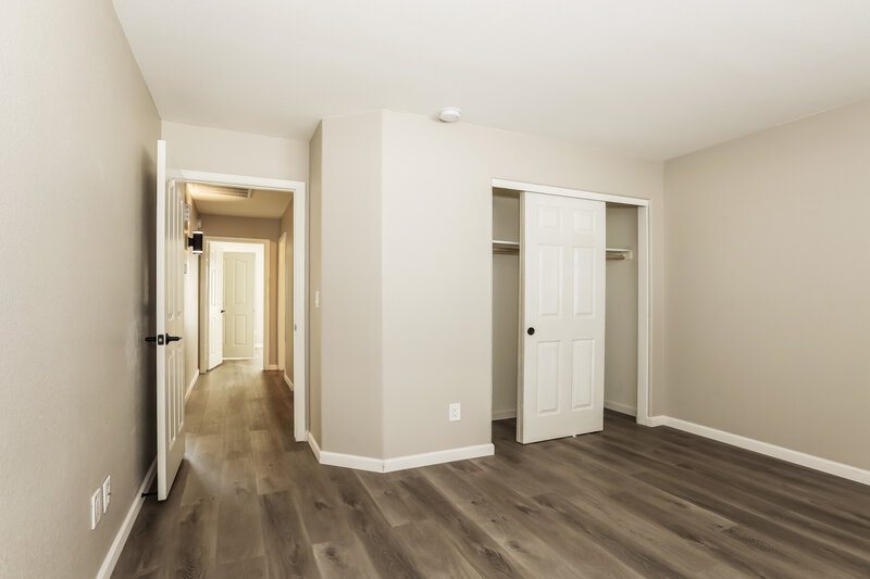 2,320/Mo, 818 E Audrey Ln Phoenix, AZ 85022 Bedroom View 2