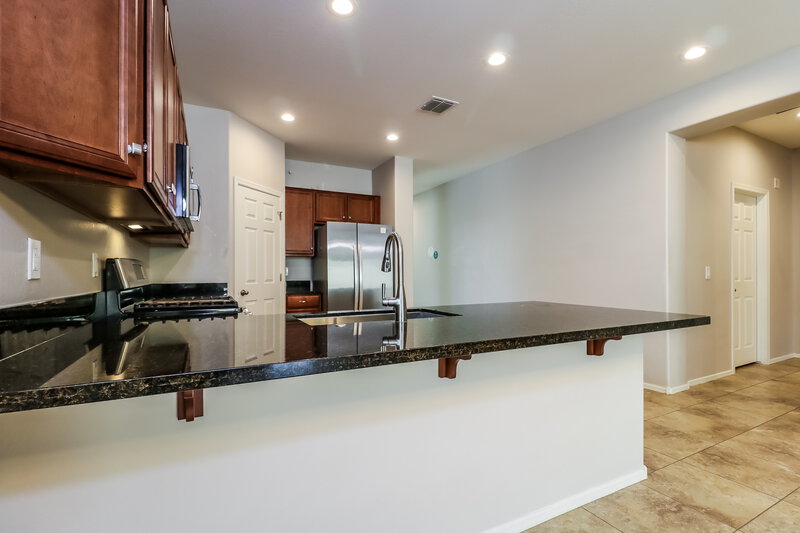 1,980/Mo, 13218 W Rowel Rd Peoria, AZ 85383 Kitchen View