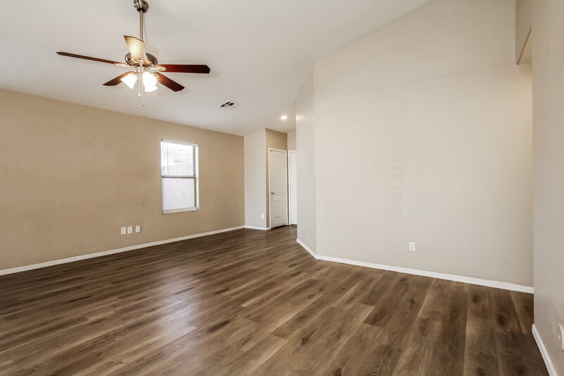 2,095/Mo, 5116 W T Ryan Ln Laveen, AZ 85339 Living Room View 3