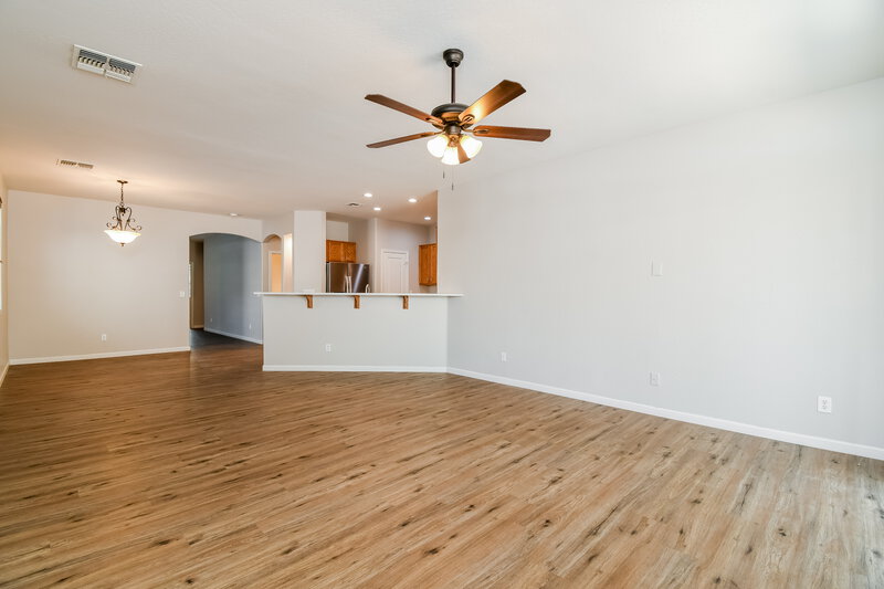 1,835/Mo, 1062 E Nickleback St San Tan Valley, AZ 85143 Living Room View