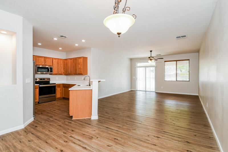 1,835/Mo, 1062 E Nickleback St San Tan Valley, AZ 85143 Dining Room View 2