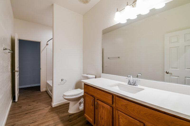 1,835/Mo, 1062 E Nickleback St San Tan Valley, AZ 85143 Main Bathroom View