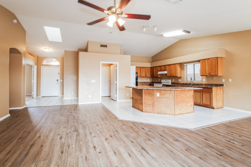 2,080/Mo, 2203 E Edna Ave Phoenix, AZ 85022 Living Room View