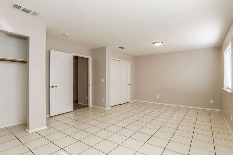 2,505/Mo, 6115 W Park View Ln Glendale, AZ 85310 Bedroom View 2