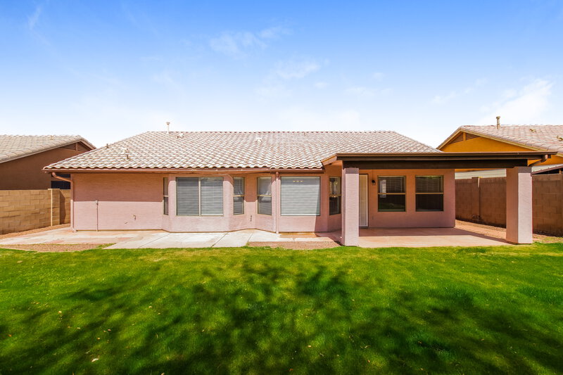 2,455/Mo, 6115 W Park View Ln Glendale, AZ 85310 Rear View