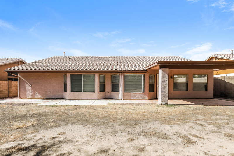 2,505/Mo, 6115 W Park View Ln Glendale, AZ 85310 Rear View