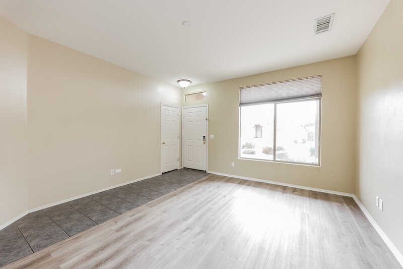 2,035/Mo, 5128 W Grenadine Rd Laveen, AZ 85339 Living Room View 2