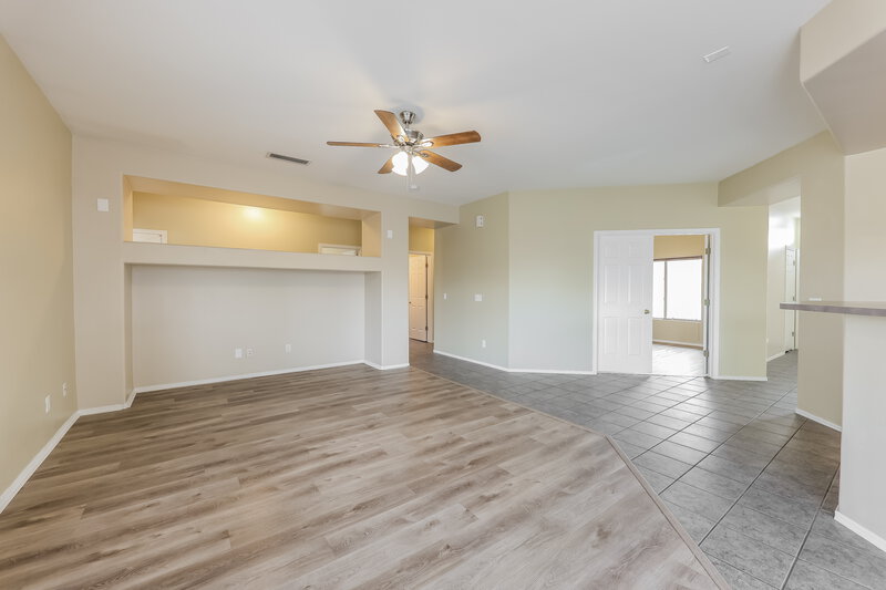 2,035/Mo, 5128 W Grenadine Rd Laveen, AZ 85339 Family Room View 2