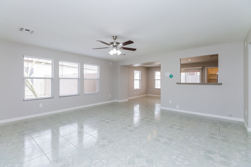 2,515/Mo, 2819 S Channing Circle Mesa, AZ 85212 Living Room View 3