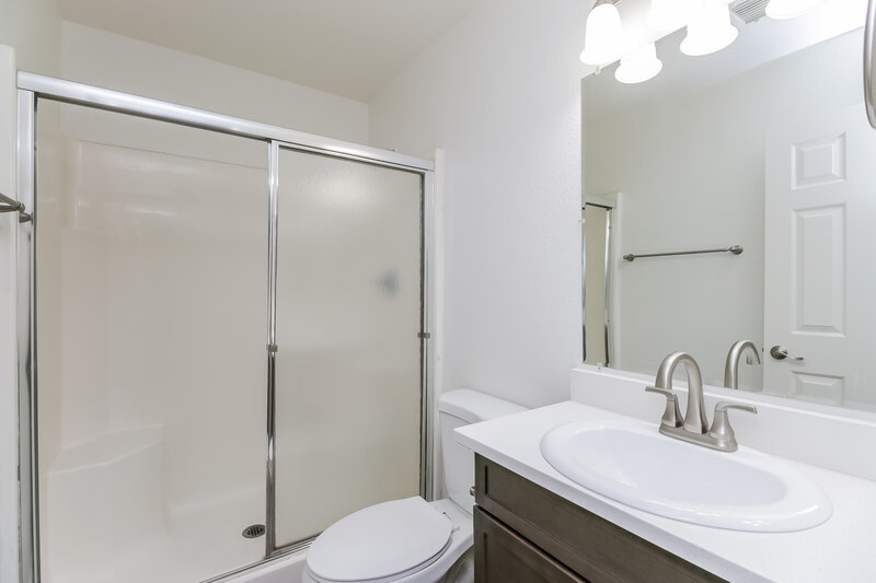 2,515/Mo, 2819 S Channing Circle Mesa, AZ 85212 Main Bathroom View