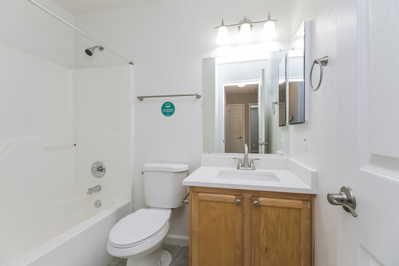2,515/Mo, 2819 S Channing Circle Mesa, AZ 85212 Bathroom View