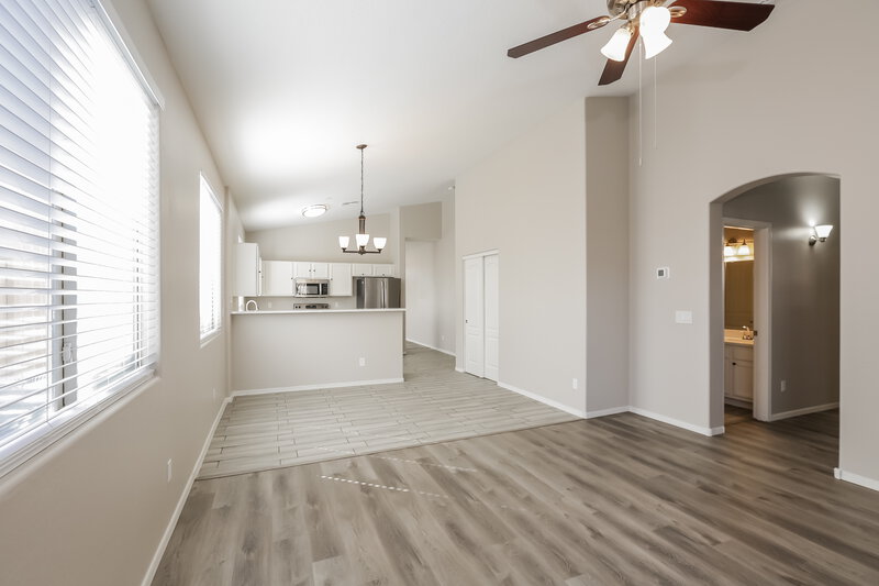 2,015/Mo, 6927 S 37th Glen Phoenix, AZ 85041 Misc View 5