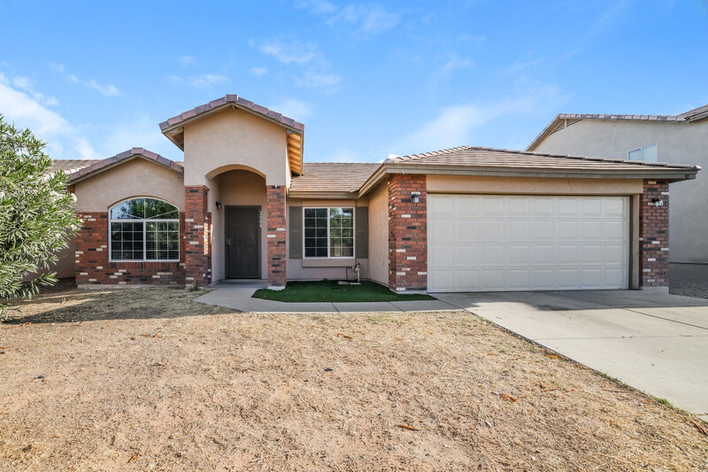 2,370/Mo, 2904 W Sunland Ave Phoenix, AZ 85041 External View