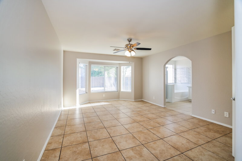 2,370/Mo, 2904 W Sunland Ave Phoenix, AZ 85041 Main Bedroom View