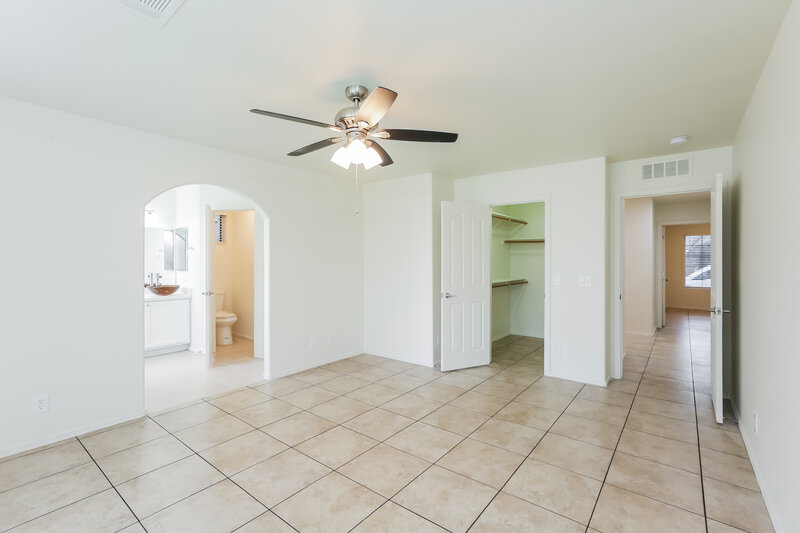 2,415/Mo, 2904 W Sunland Ave Phoenix, AZ 85041 Main Bedroom View 2