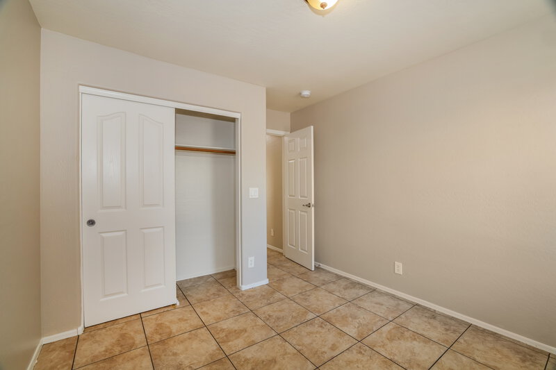 2,370/Mo, 2904 W Sunland Ave Phoenix, AZ 85041 Bedroom View 2