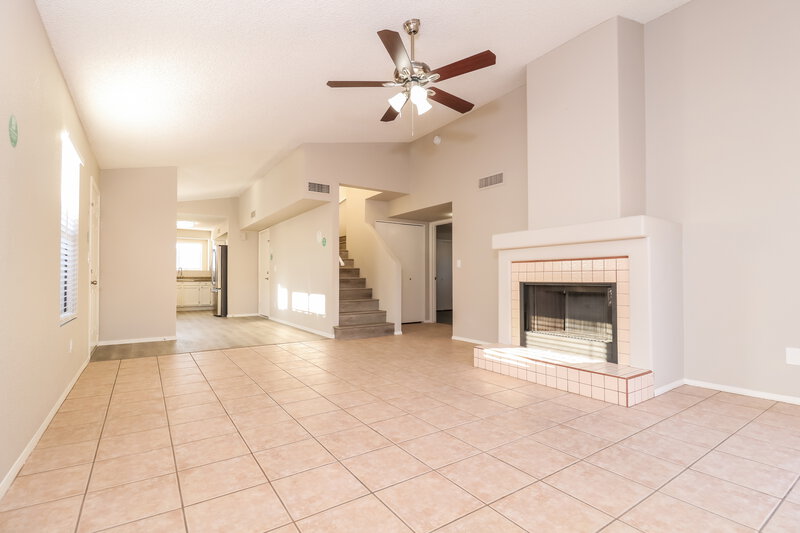 1,920/Mo, 11568 W Citrus Grove Way Avondale, AZ 85392 Living Room View 2