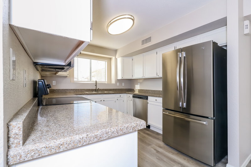 1,920/Mo, 11568 W Citrus Grove Way Avondale, AZ 85392 Kitchen View