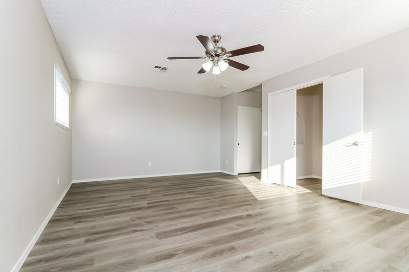 1,920/Mo, 11568 W Citrus Grove Way Avondale, AZ 85392 Main Bedroom View 2