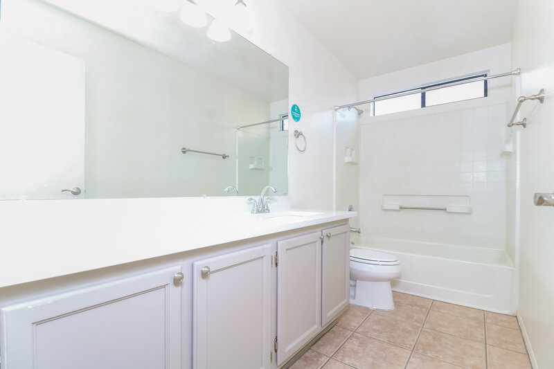 1,920/Mo, 11568 W Citrus Grove Way Avondale, AZ 85392 Bathroom View