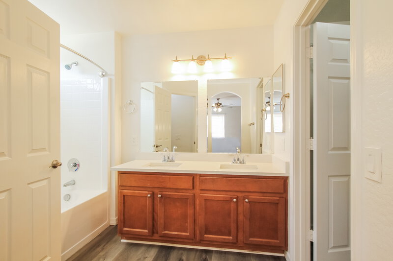 1,960/Mo, 23257 W Cocopah St Buckeye, AZ 85326 Main Bathroom View