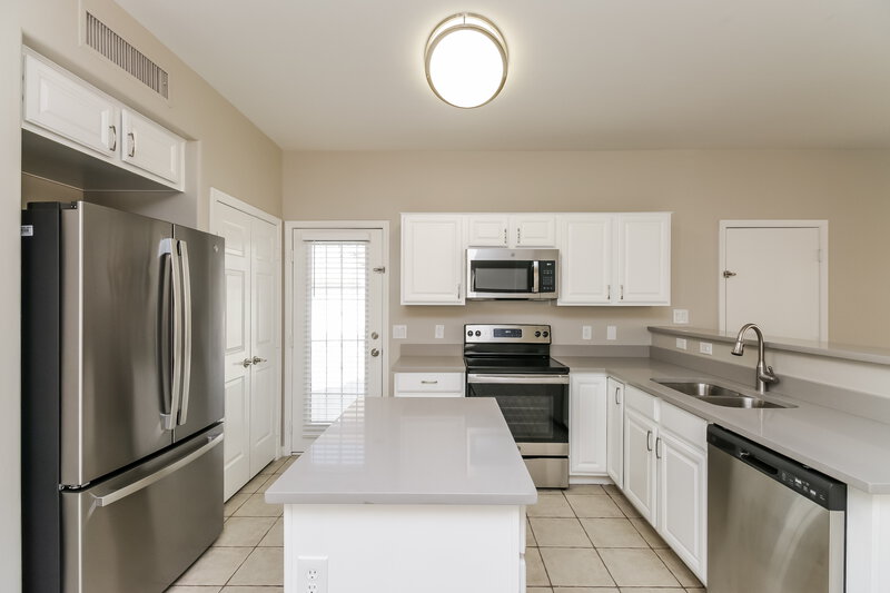 2,435/Mo, 8716 E Keats Ave Mesa, AZ 85209 Kitchen View