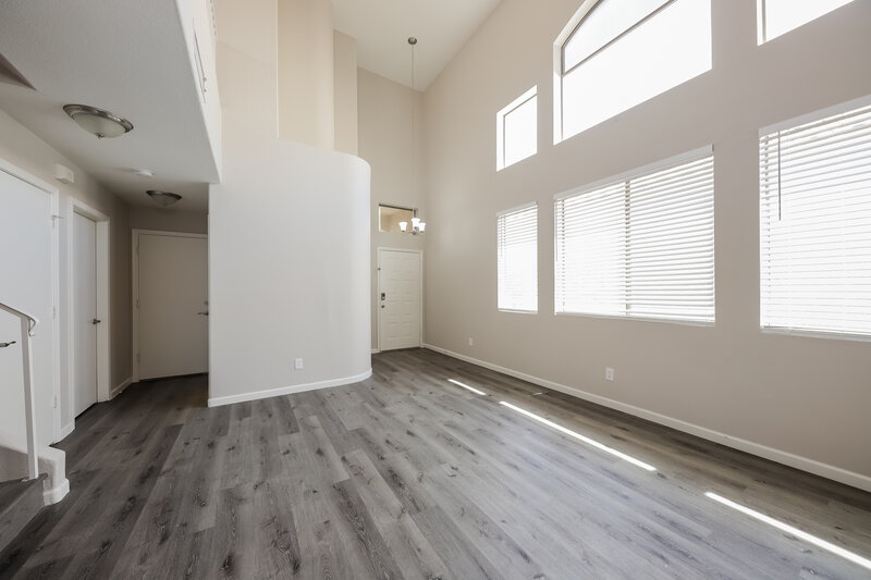 2,650/Mo, 20014 N 14th Ave Phoenix, AZ 85027 Living Room View 3