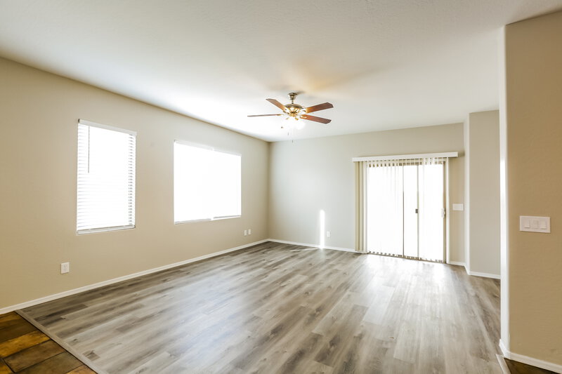 2,890/Mo, 8227 W Florence Ave Phoenix, AZ 85043 Living Room View 2