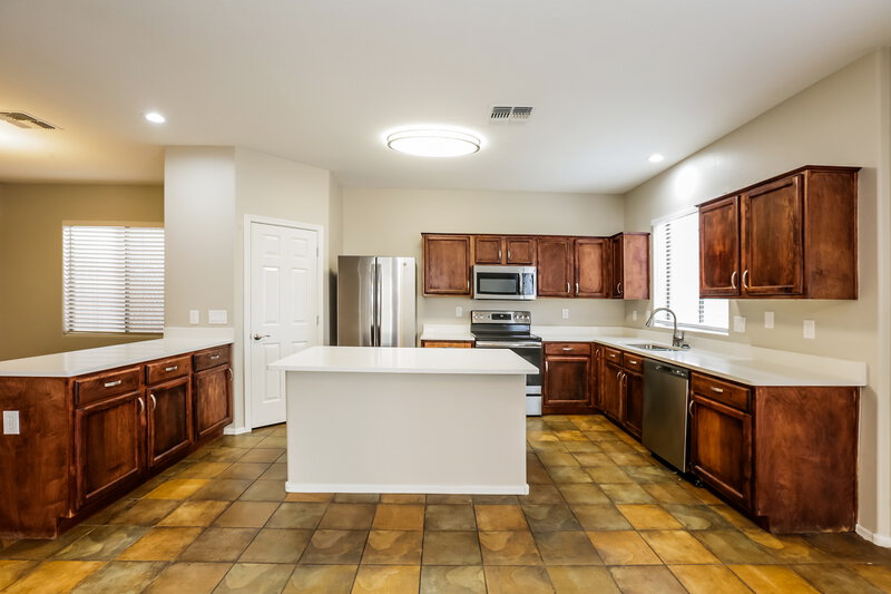 2,890/Mo, 8227 W Florence Ave Phoenix, AZ 85043 Kitchen View