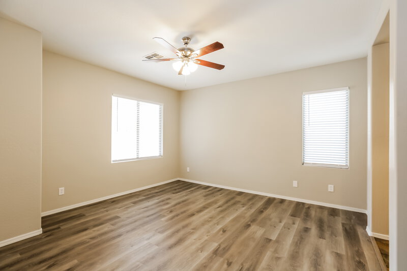 2,890/Mo, 8227 W Florence Ave Phoenix, AZ 85043 Main Bedroom View