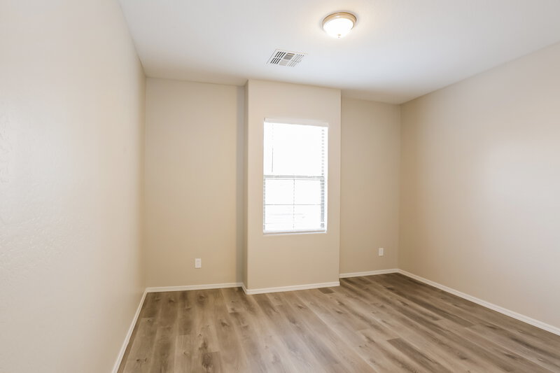 2,890/Mo, 8227 W Florence Ave Phoenix, AZ 85043 Bedroom View 2